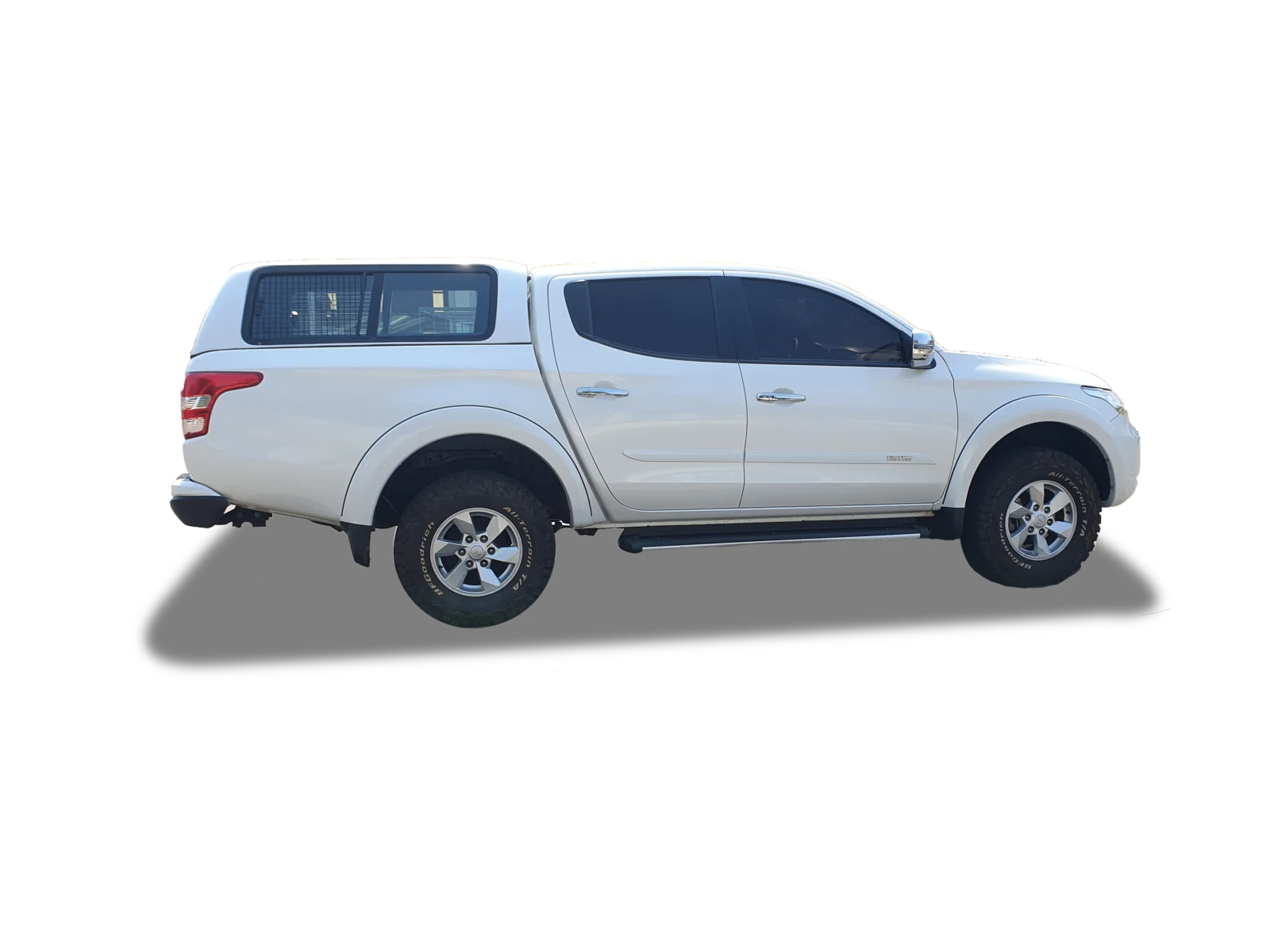 Capota de Fibra para L200 com Vidros Laterais