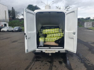 Capota de Fibra para Strada - Modelo Baú duas portas com tampas abertas
